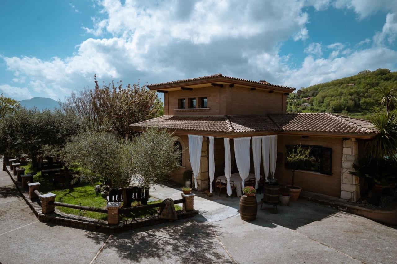 Agriturismo A Casa Di Susanna Santo Stefano del Sole ภายนอก รูปภาพ